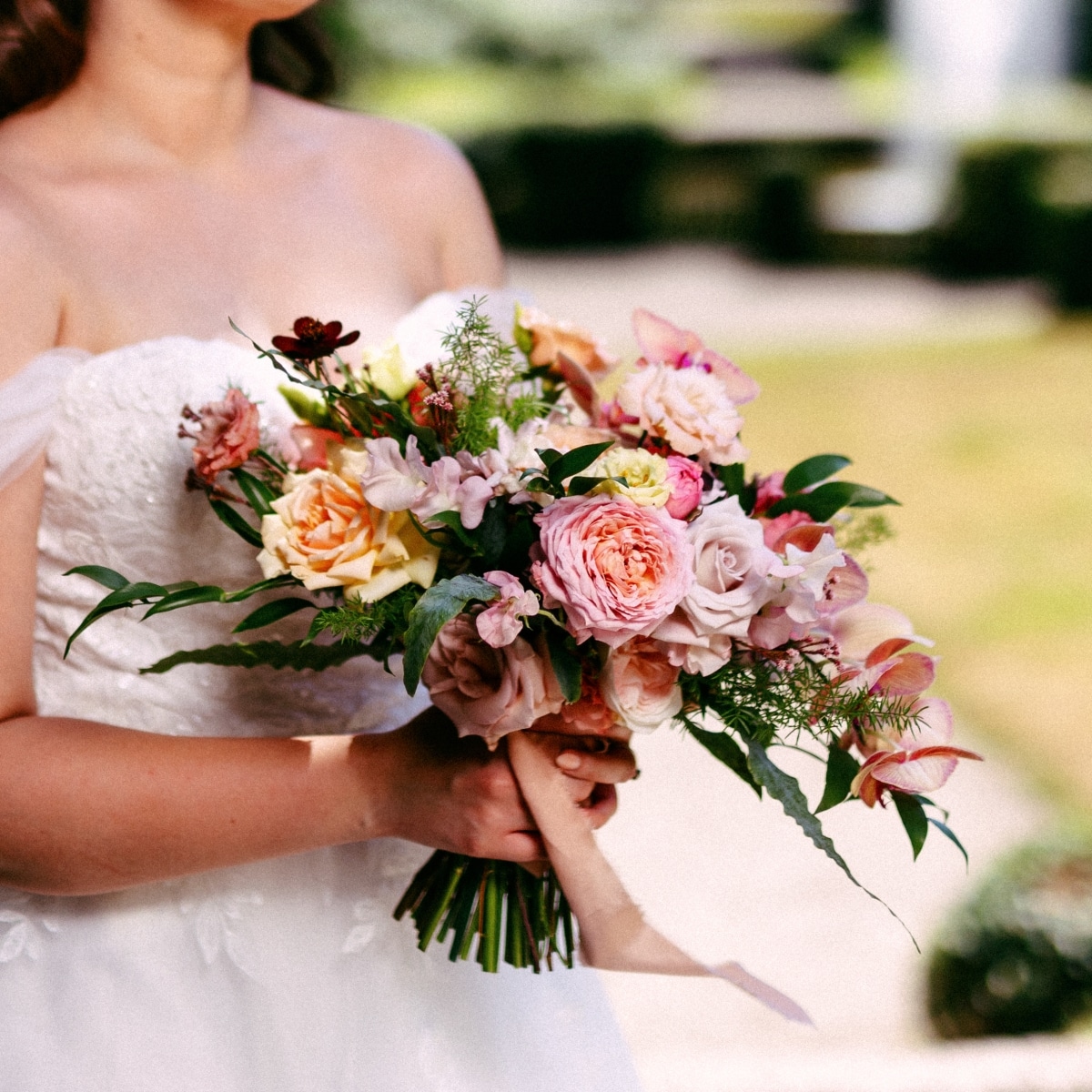 what does a bridal bouquet cost?