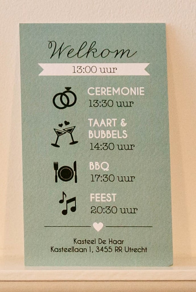 Een bordje met de woorden 'welkom' erop, perfect voor je trouwchecklist.