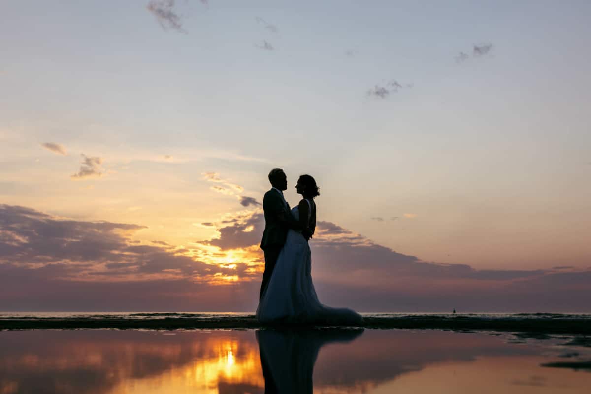 Trouwen op het Strand: Een Romantische en Onvergetelijke Dag